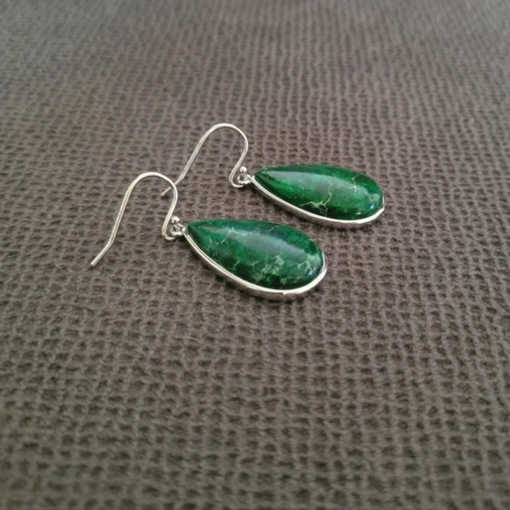 Iris & Lily Green💚 Jasper Earrings - Picture 8 of 16